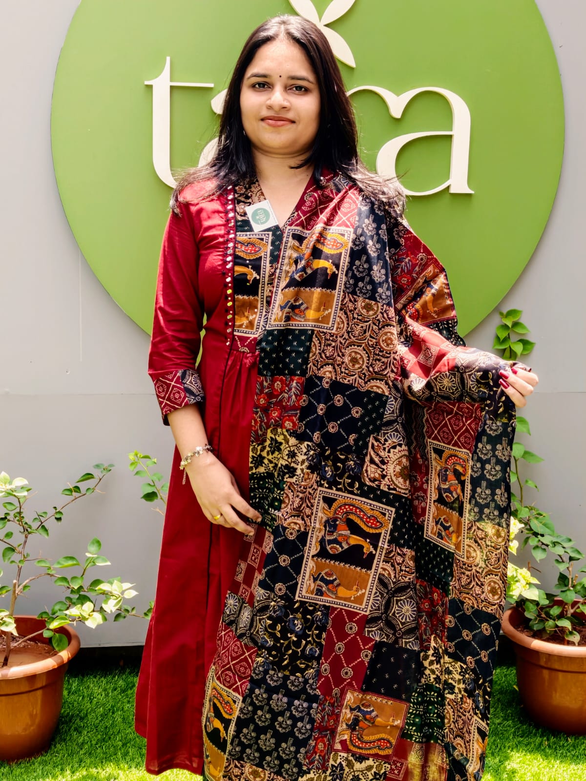 LT 8 GAJRI KURTHI  SET