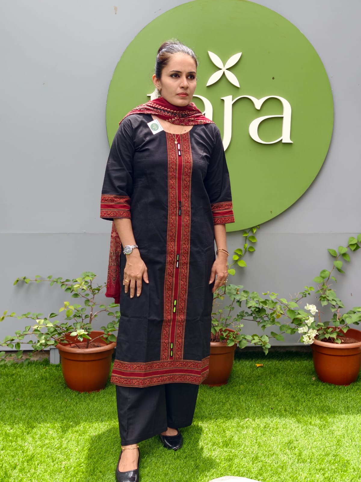LT 9 BLACK AJRAK SET