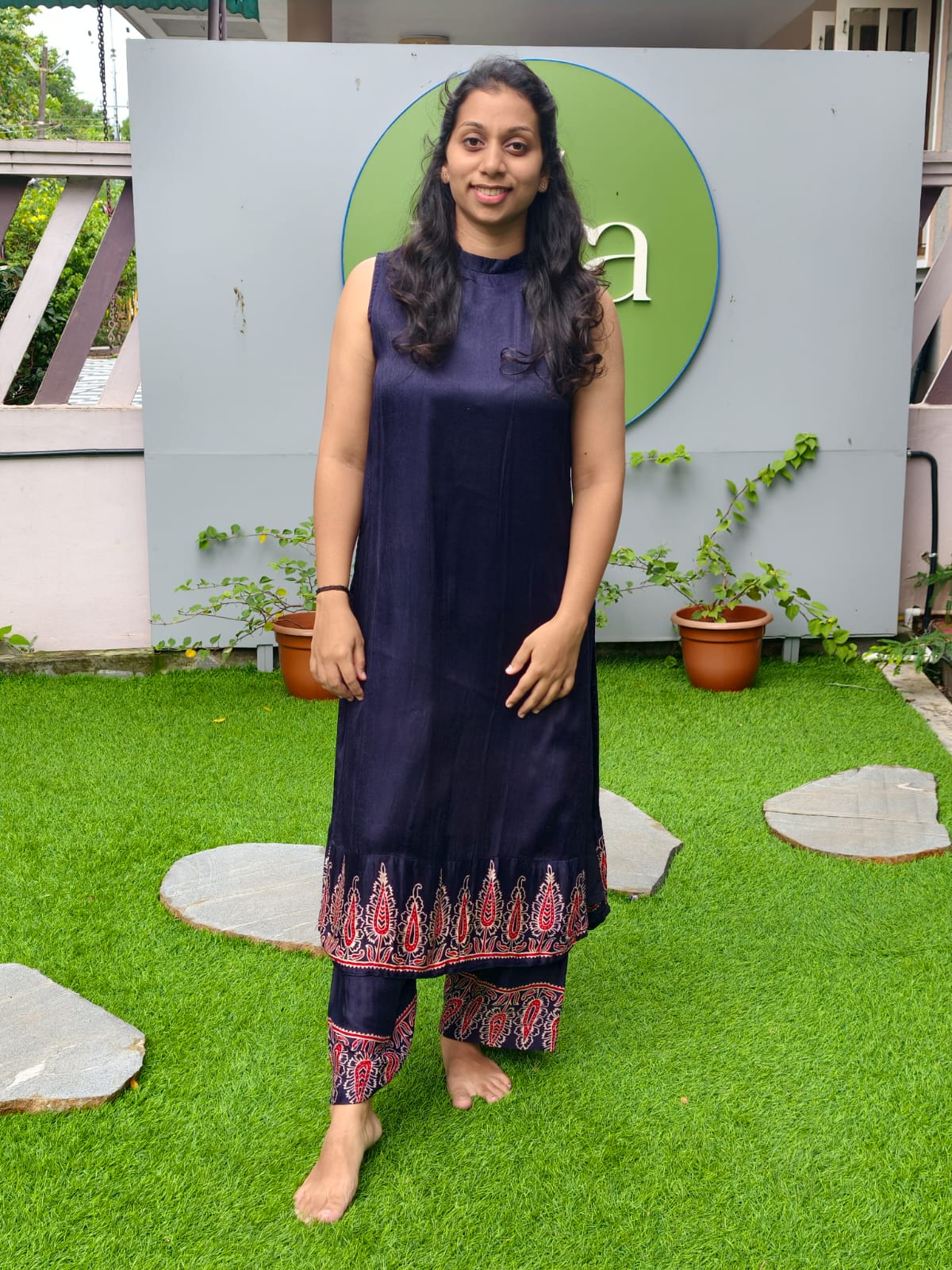LT11 SLEEVELESS KURTHI SET - Image 2